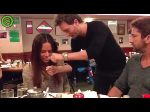 Фокусы для подружки Джерарда Батлера / Magic for girlfriend Gerard Butler