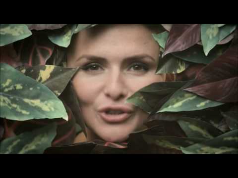 Зажигательная Emiliana Torrini! С трэком Jungle Drum!