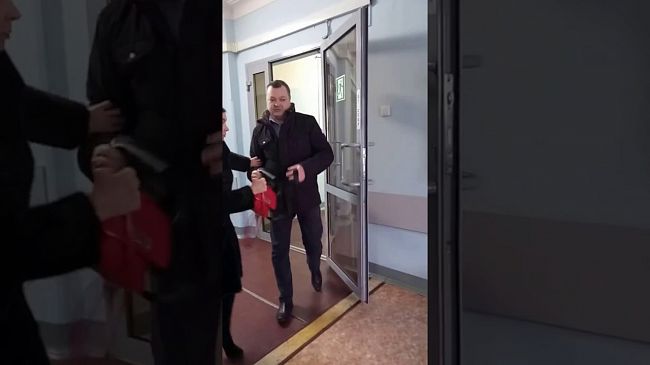 Нападение родителя на учителя: Михаил Ичитовкин избил юриста Антона Долгих и учителя